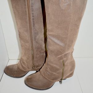 Fergalicious Knee High Faux Suede Boots Sz 7.5